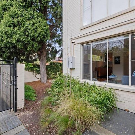 Ground Floor One Bedroom Apartment In South Yarra Melbourne Exterior photo